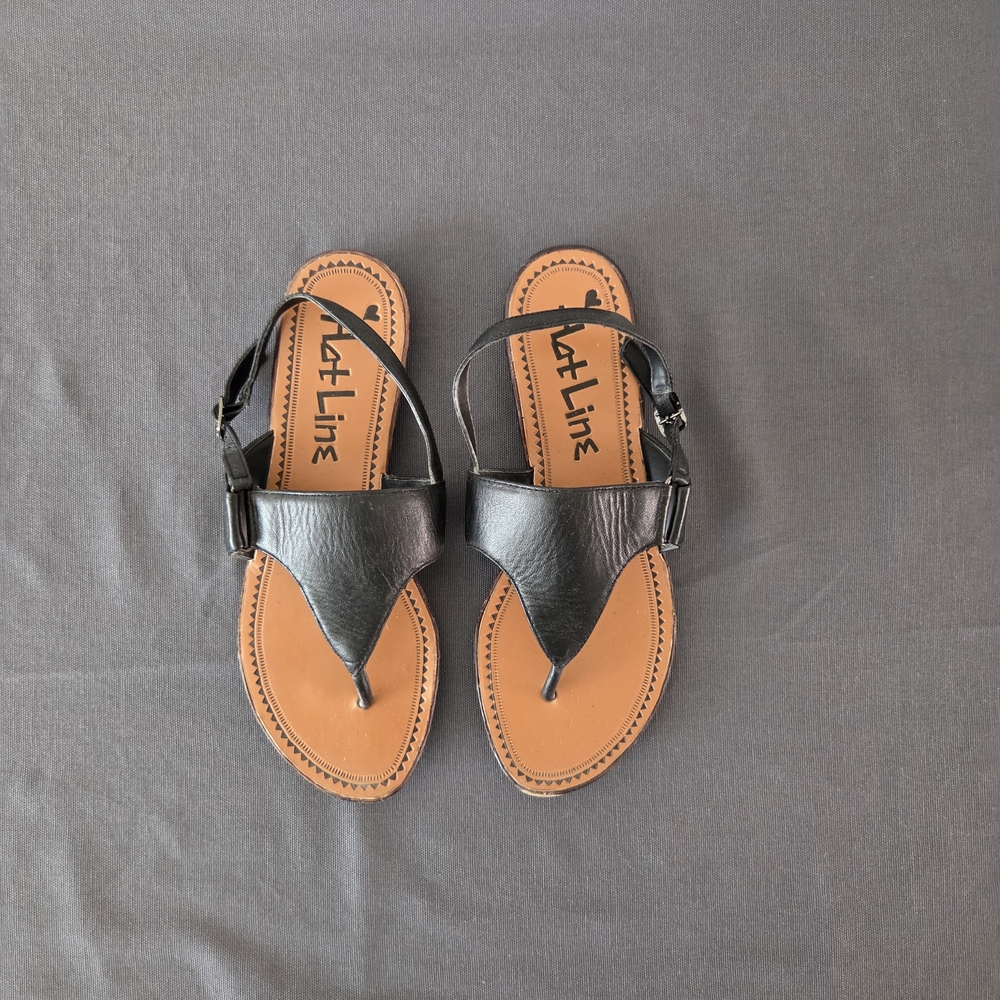 Sara Black Leather Thong Sandals with Tan Footbed
